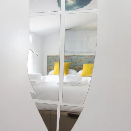 Cathedral Cozy Penthouse アパート *